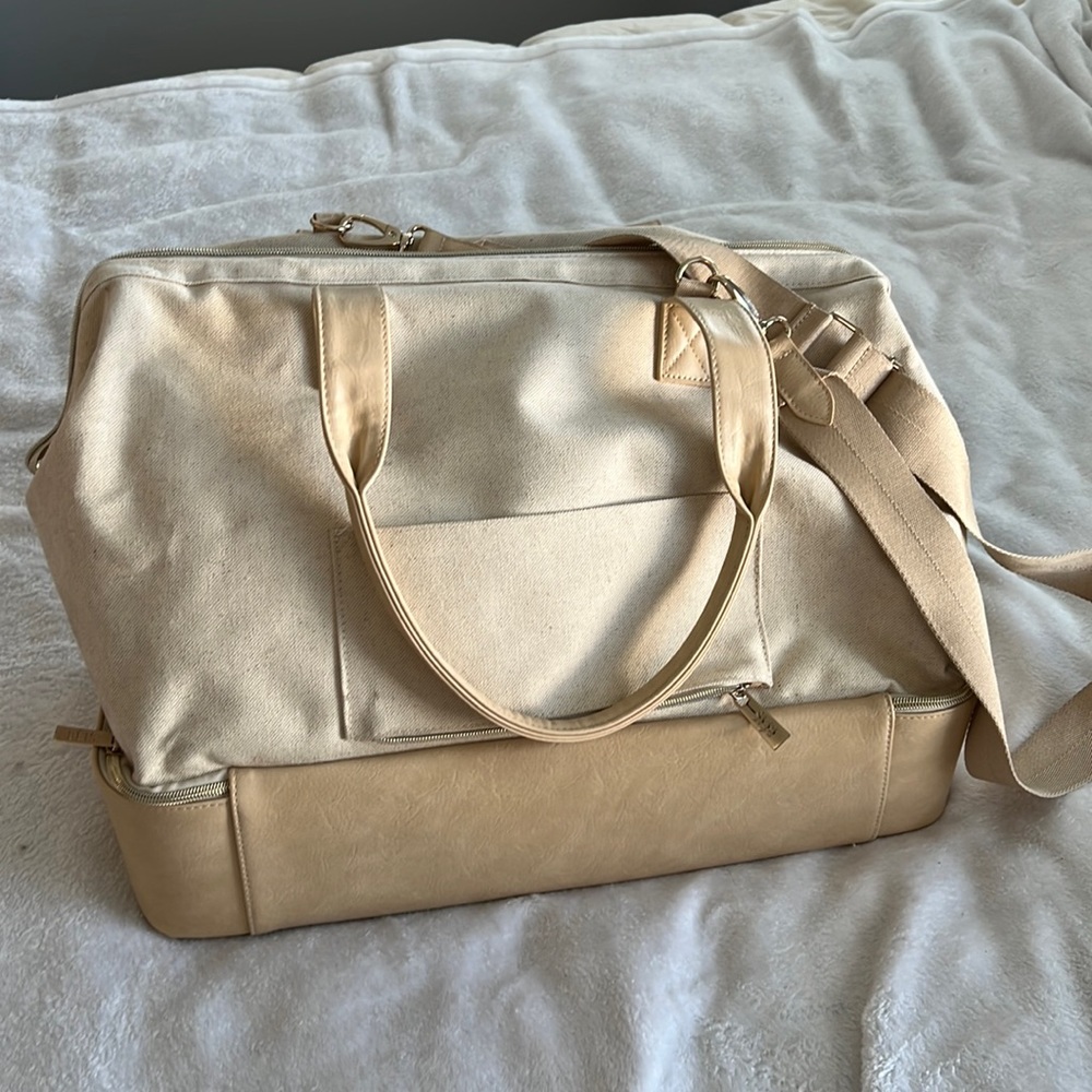 Beis Weekender Tote in Beige
